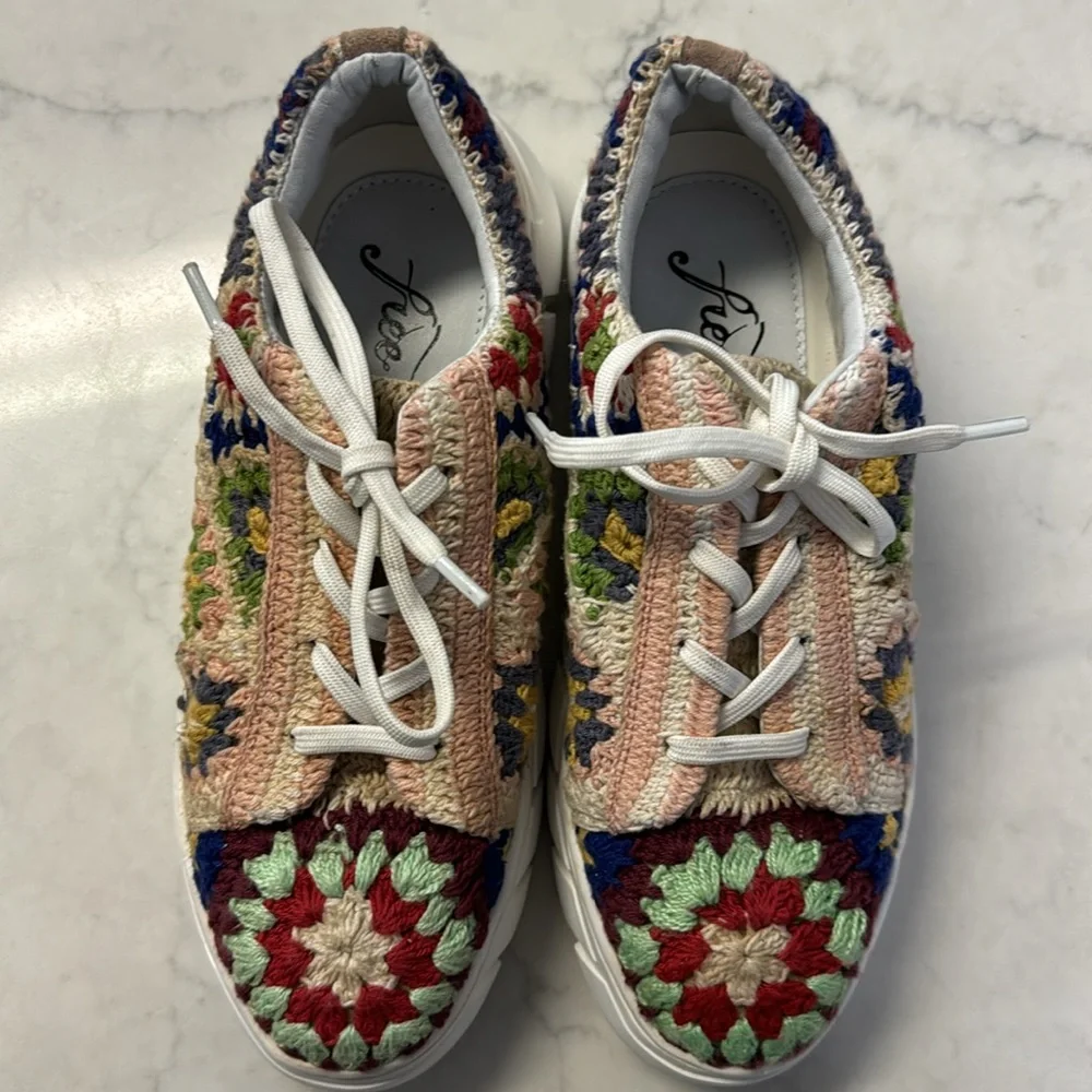 Free People Catch Me if You Can Crochet Platform Sneakers Size 38 Women’s 7.5